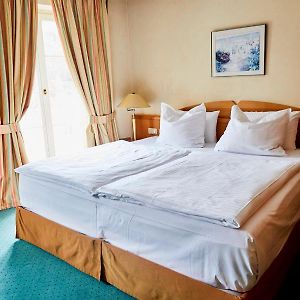Comfort Zimmer mit Kingsize-Bett